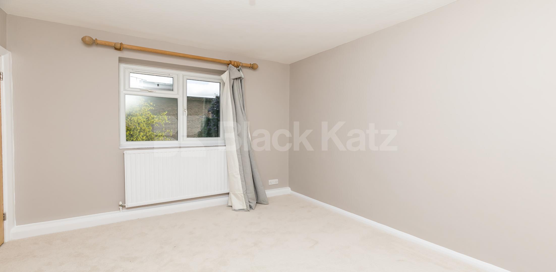 			New Instruction!, 1 Bedroom, 1 bath, 1 reception Apartment			 St Georges Lodge, Muswell Hill, Muswell Hill / Crouch End